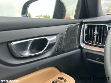 Car image 38