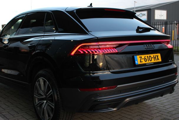 Audi Q8 55 TFSIe quattro 280 kW image number 15