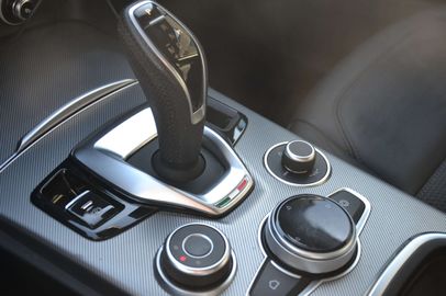 Car image 37