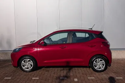 Car image 5