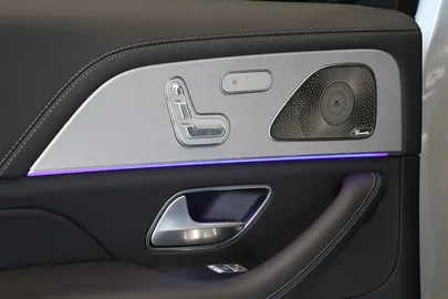 Car image 50