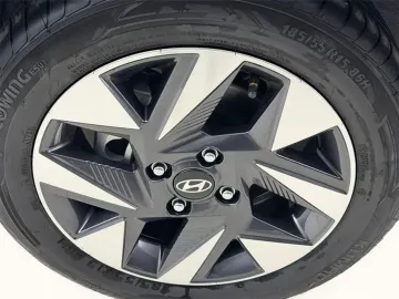 Car image 24