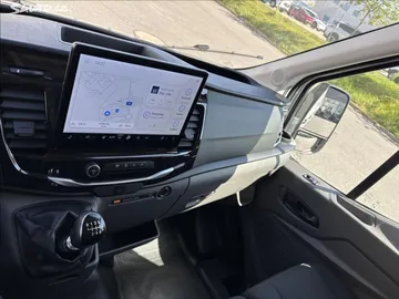 Car image 35