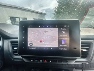 Car image 30
