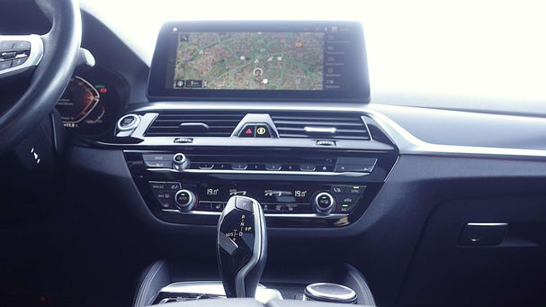 BMW 520i 135 kW image number 22