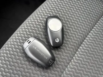 Car image 32