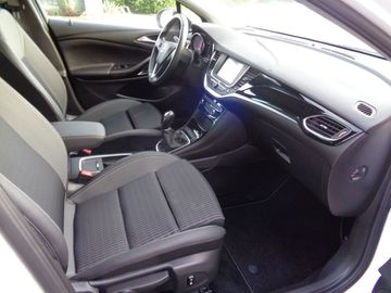 Car image 11