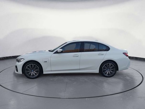 BMW 320 e M Sport 150 kW image number 3