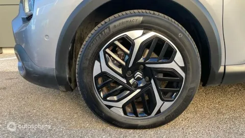 Car image 20
