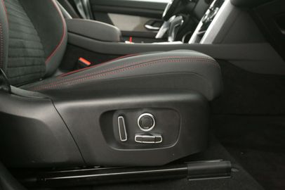 Car image 32