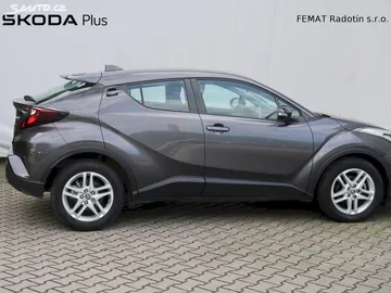 Car image 3