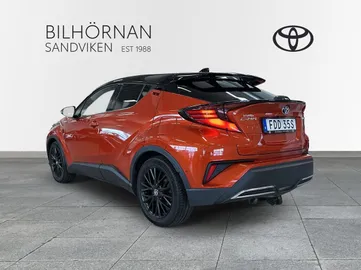 Car image 4