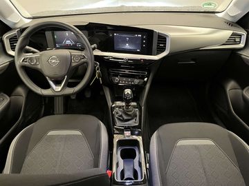 Car image 14