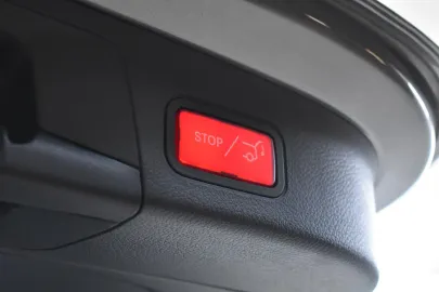 Car image 36
