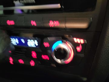 Car image 33