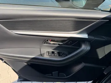 Car image 43