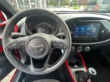 Car image 12