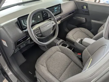 Car image 32