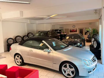 Car image 32