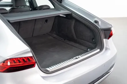 Car image 36