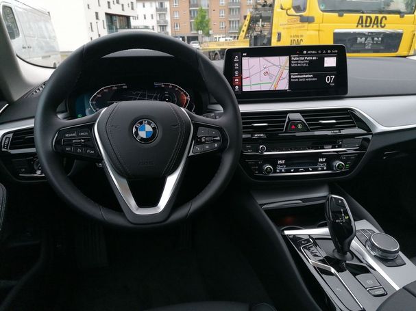 BMW 520d Touring 140 kW image number 9