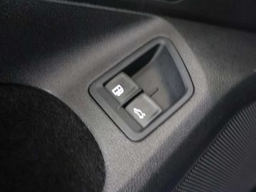 Car image 38