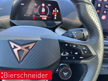 Car image 32