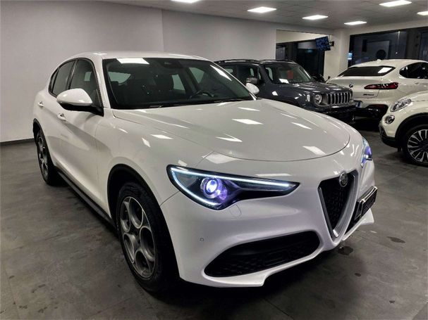 Alfa Romeo Stelvio 2.2 Diesel AT8 Super 118 kW image number 2