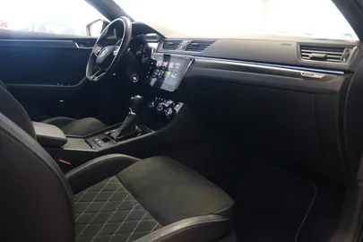 Car image 34