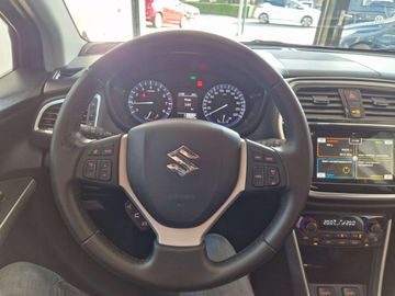 Car image 11