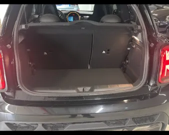 Car image 28
