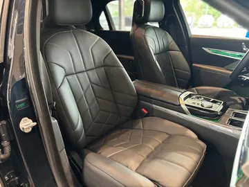 Car image 29