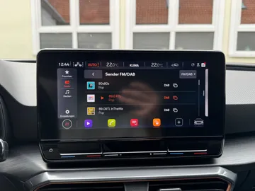 Car image 38