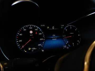 Car image 30