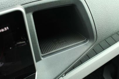 Car image 37