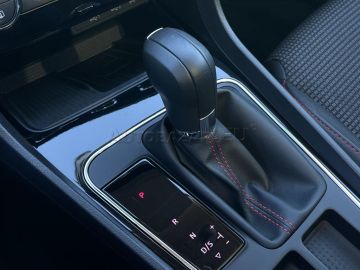 Car image 37