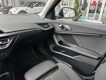 Car image 36