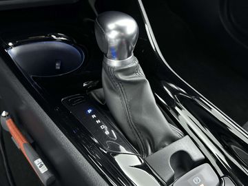 Car image 10