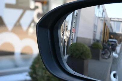 Car image 29