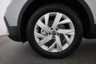 Car image 33