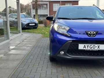 Car image 3