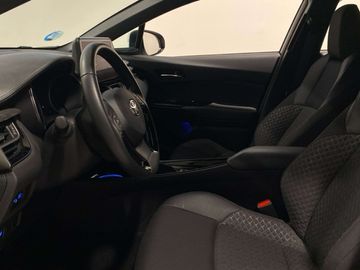 Car image 12