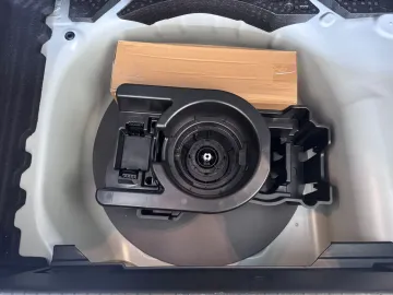 Car image 40