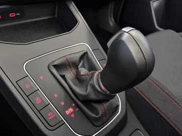 Car image 34
