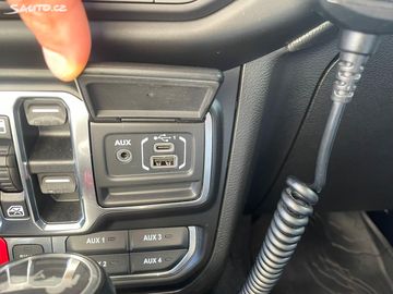 Car image 37