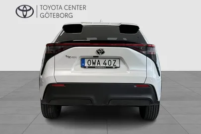 Car image 2