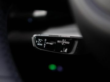 Car image 34