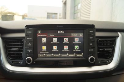 Car image 21