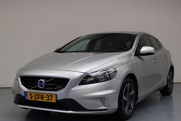 Volvo V40 T2 88 kW image number 1