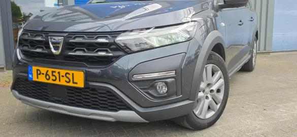 Car image 1
